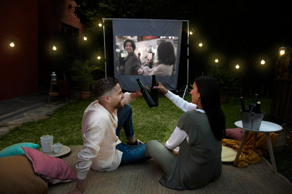 outdoor movies in double bay